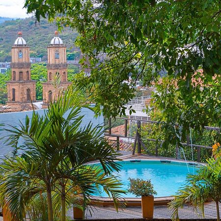 Traveler Hostel Сан-Хиль Экстерьер фото