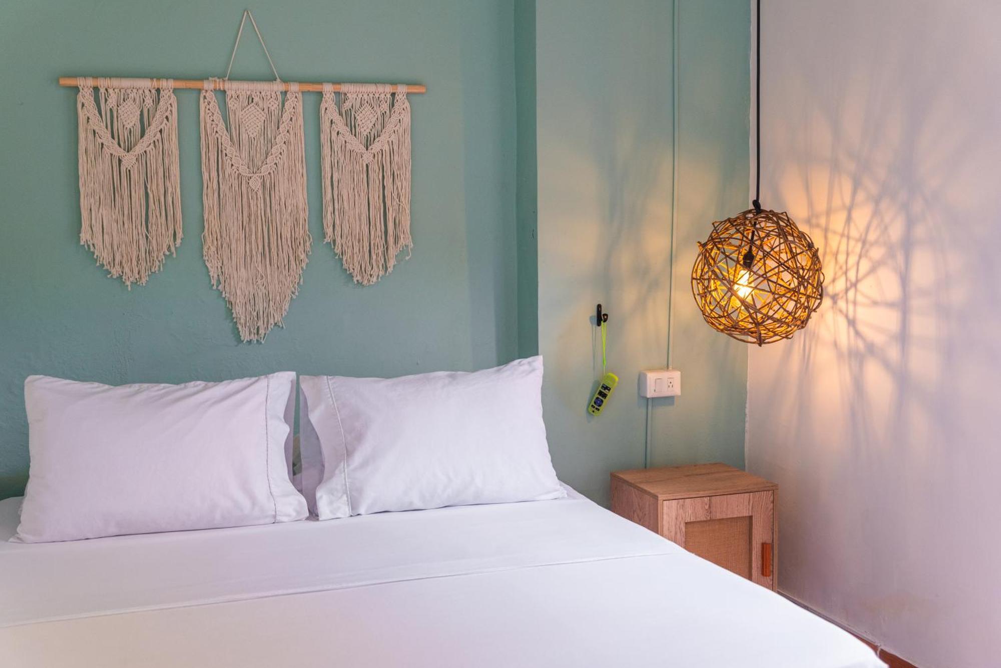 Traveler Hostel Сан-Хиль Экстерьер фото