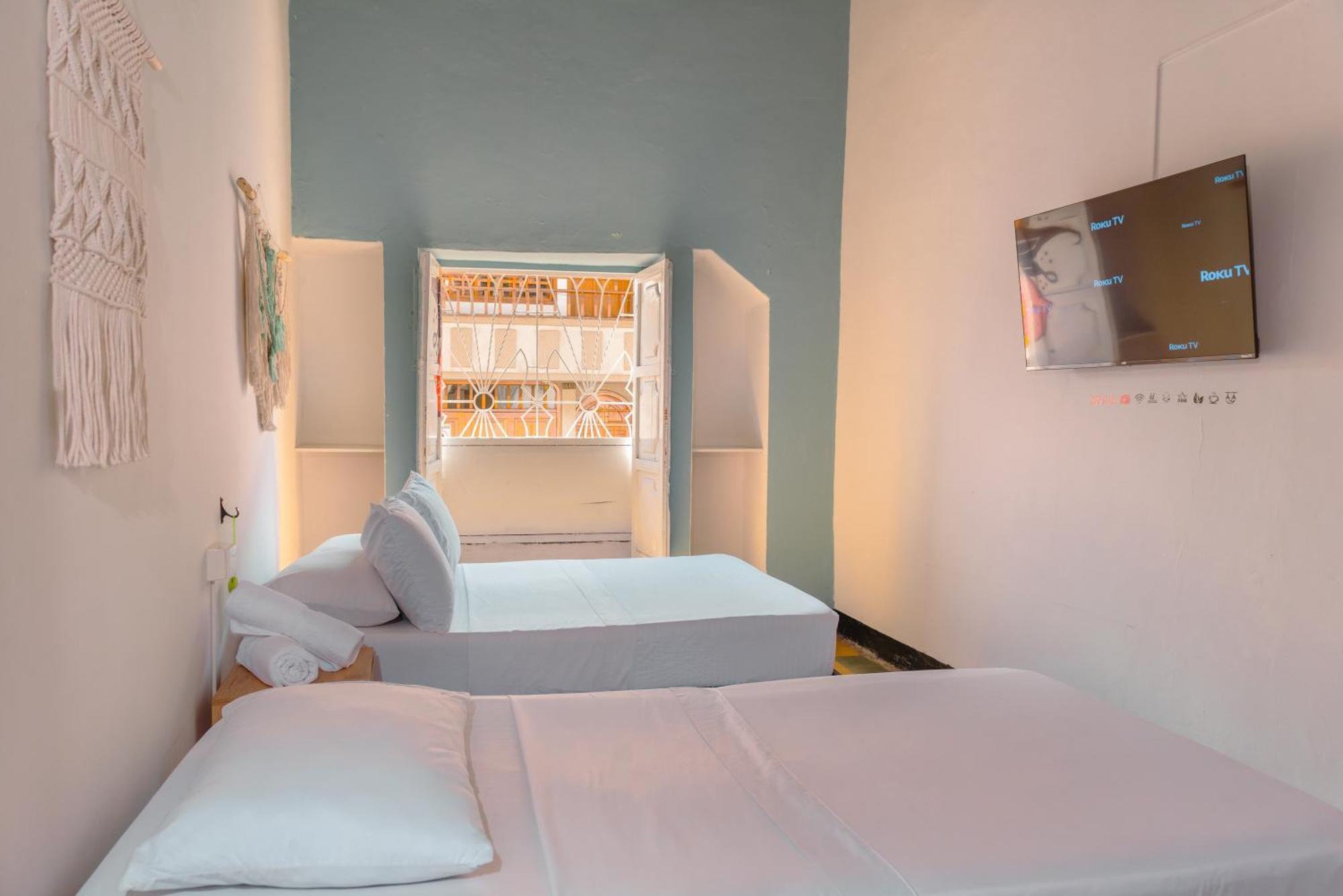 Traveler Hostel Сан-Хиль Экстерьер фото