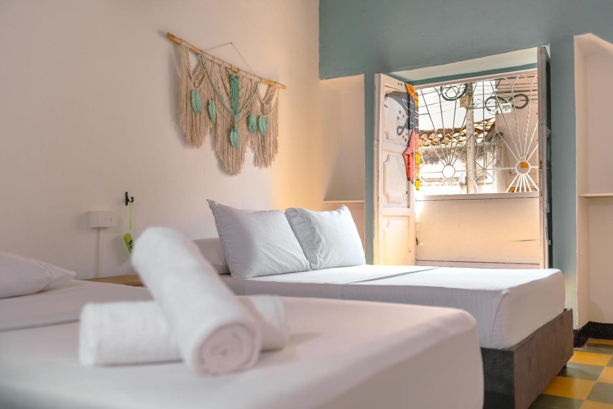 Traveler Hostel Сан-Хиль Экстерьер фото