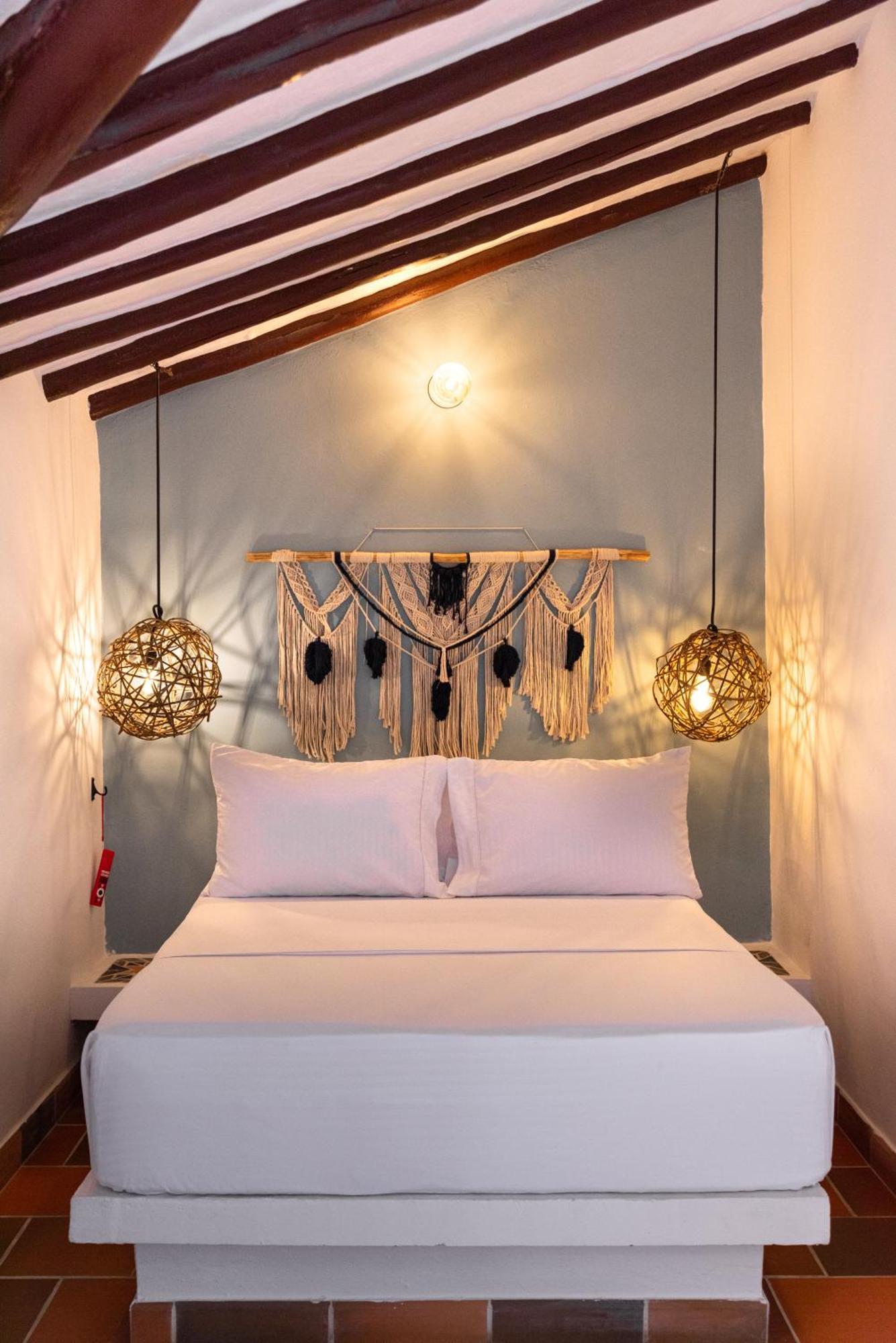 Traveler Hostel Сан-Хиль Экстерьер фото