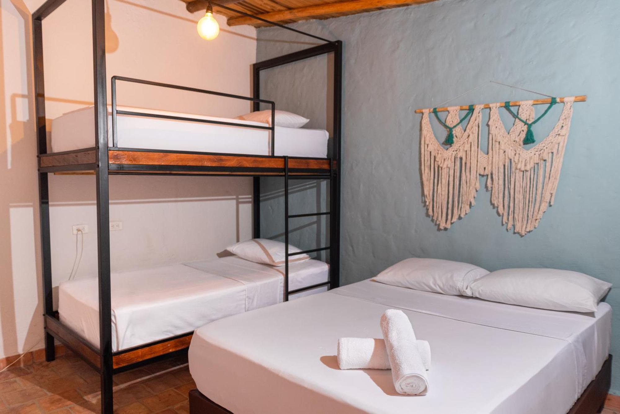 Traveler Hostel Сан-Хиль Экстерьер фото