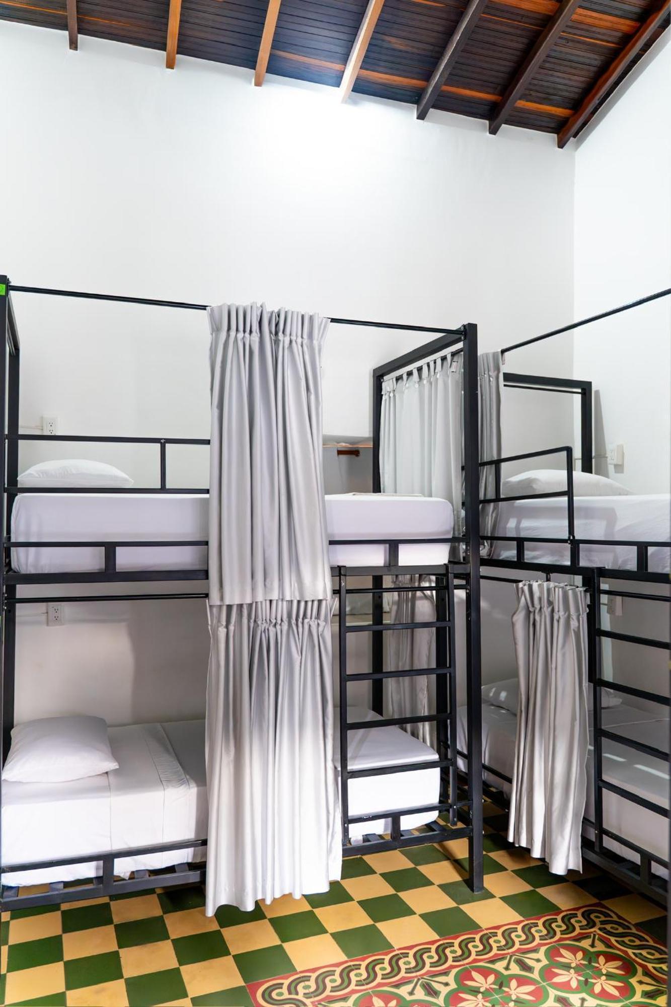 Traveler Hostel Сан-Хиль Экстерьер фото