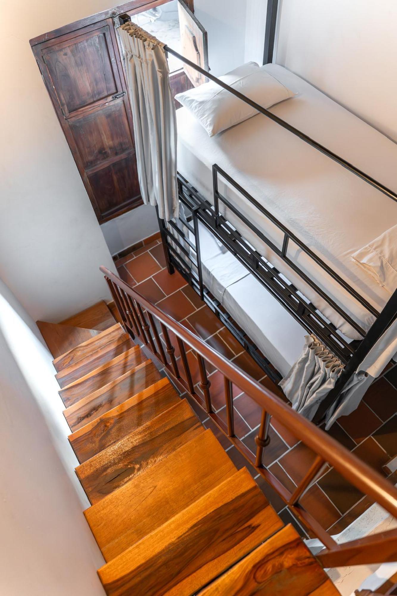 Traveler Hostel Сан-Хиль Экстерьер фото