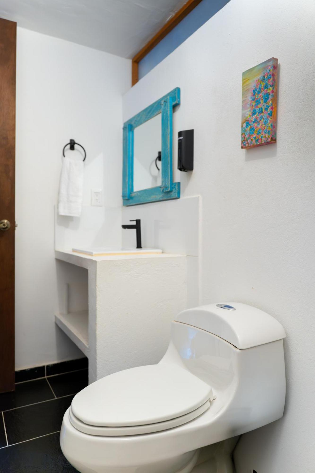 Traveler Hostel Сан-Хиль Экстерьер фото