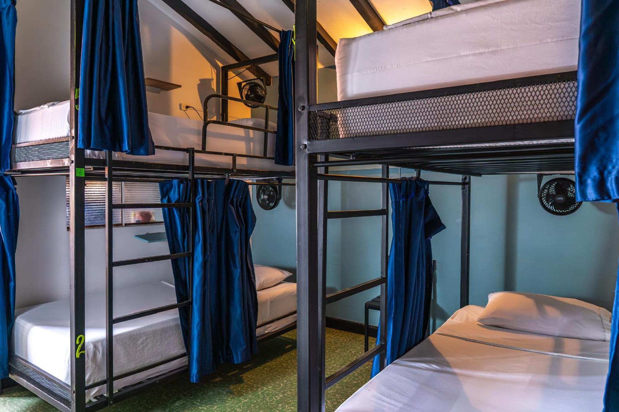 Traveler Hostel Сан-Хиль Экстерьер фото